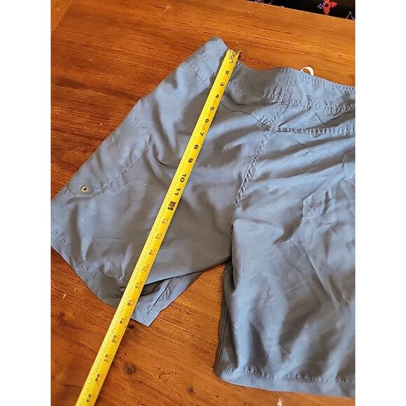 UNDER ARMOUR Swim Trunk Shorts Mens Size 32 Loose Board Shorts Heat Blue - Picture 8 of 8